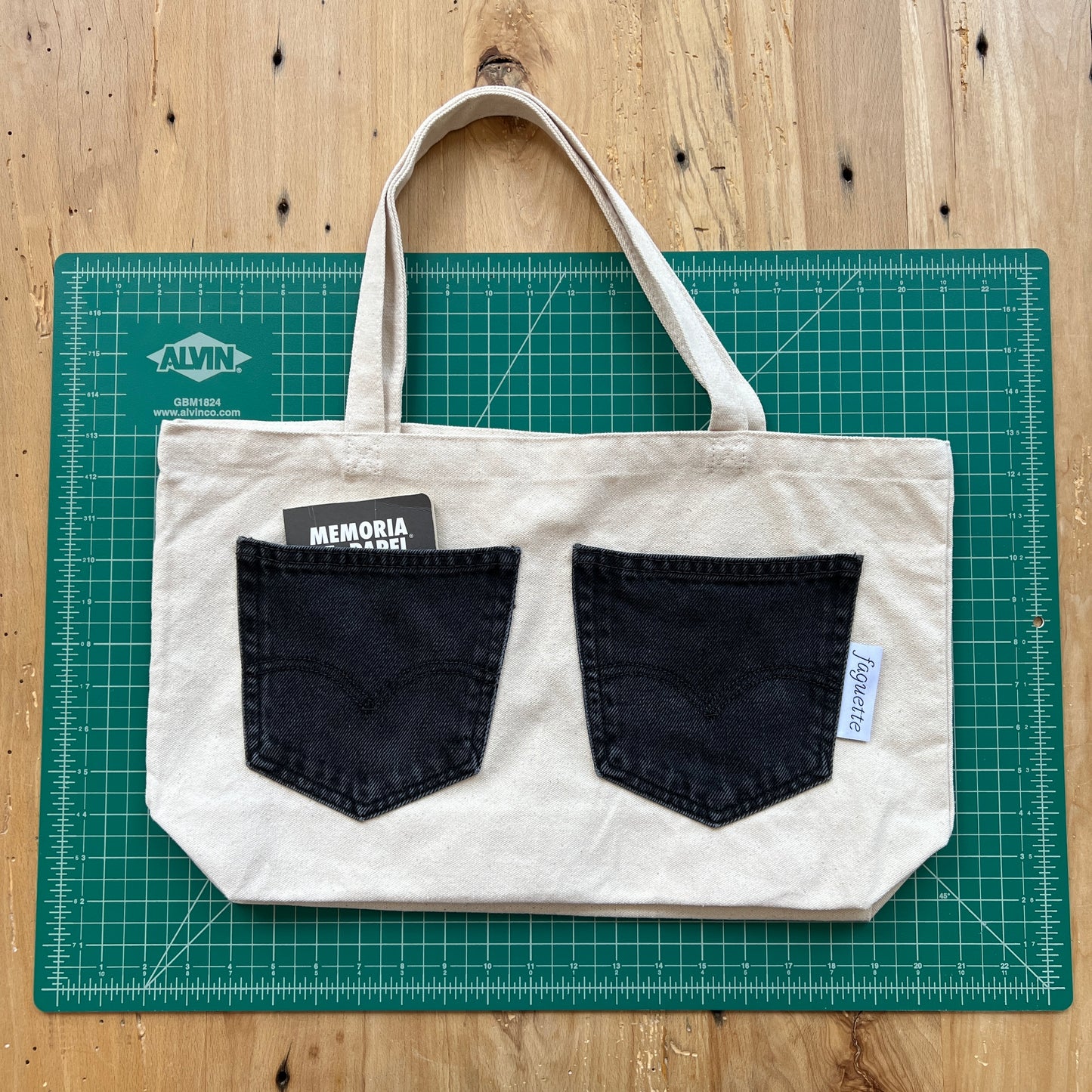 pocket tote